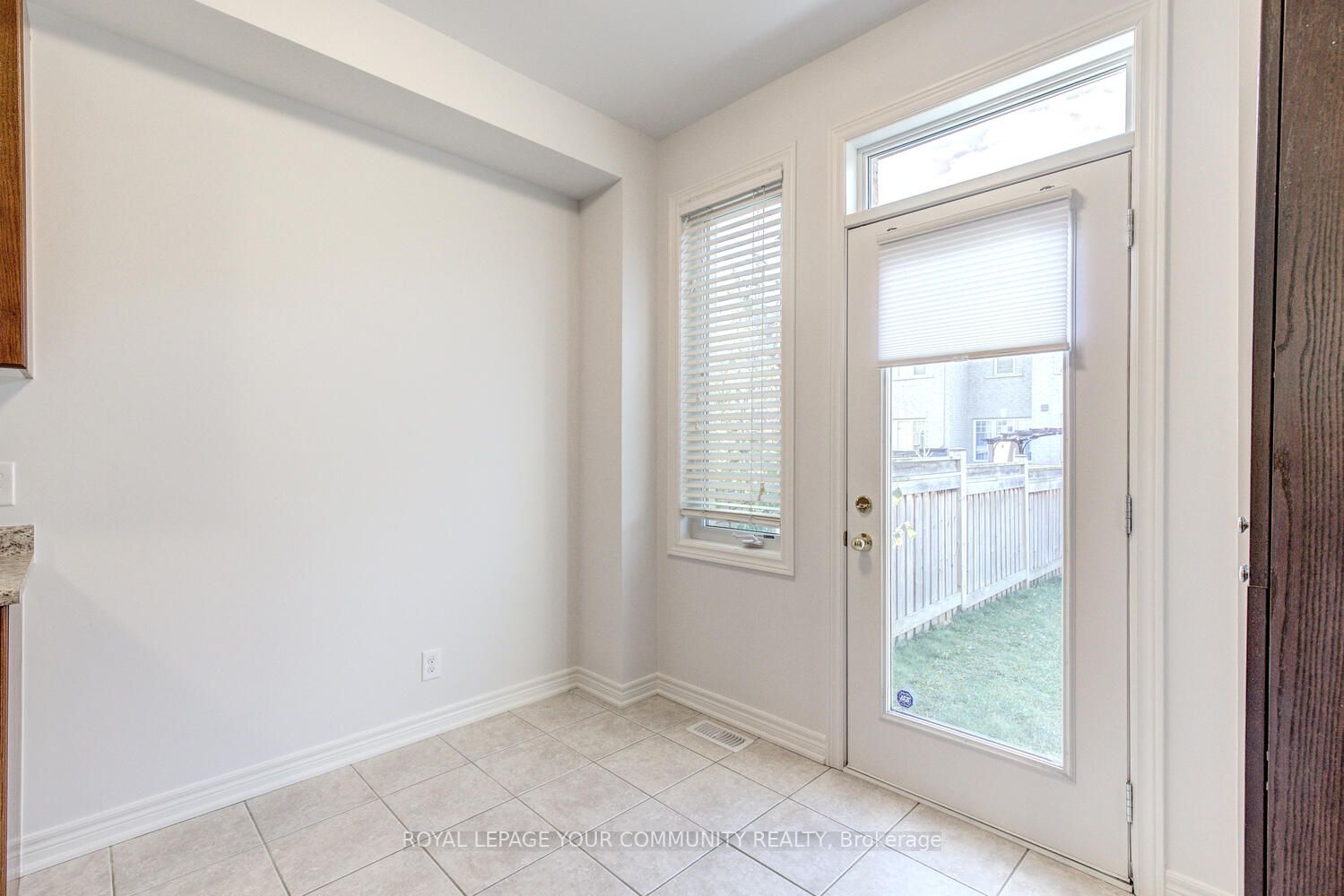 24 Elihof Dr