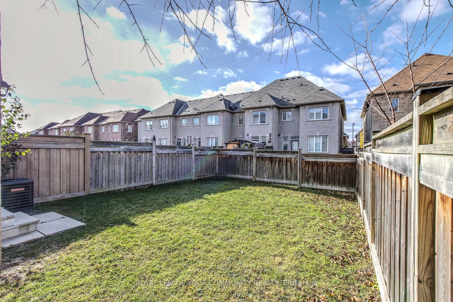 24 Elihof Dr