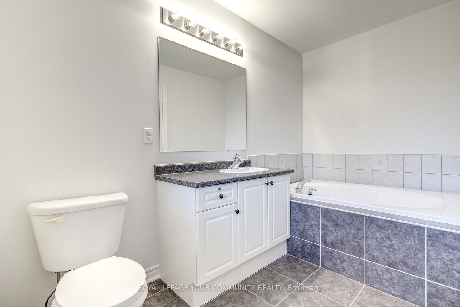 24 Elihof Dr