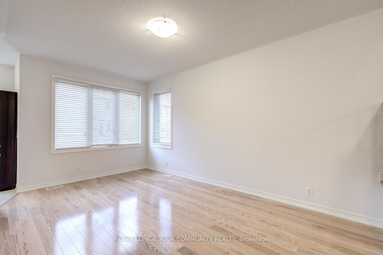24 Elihof Dr