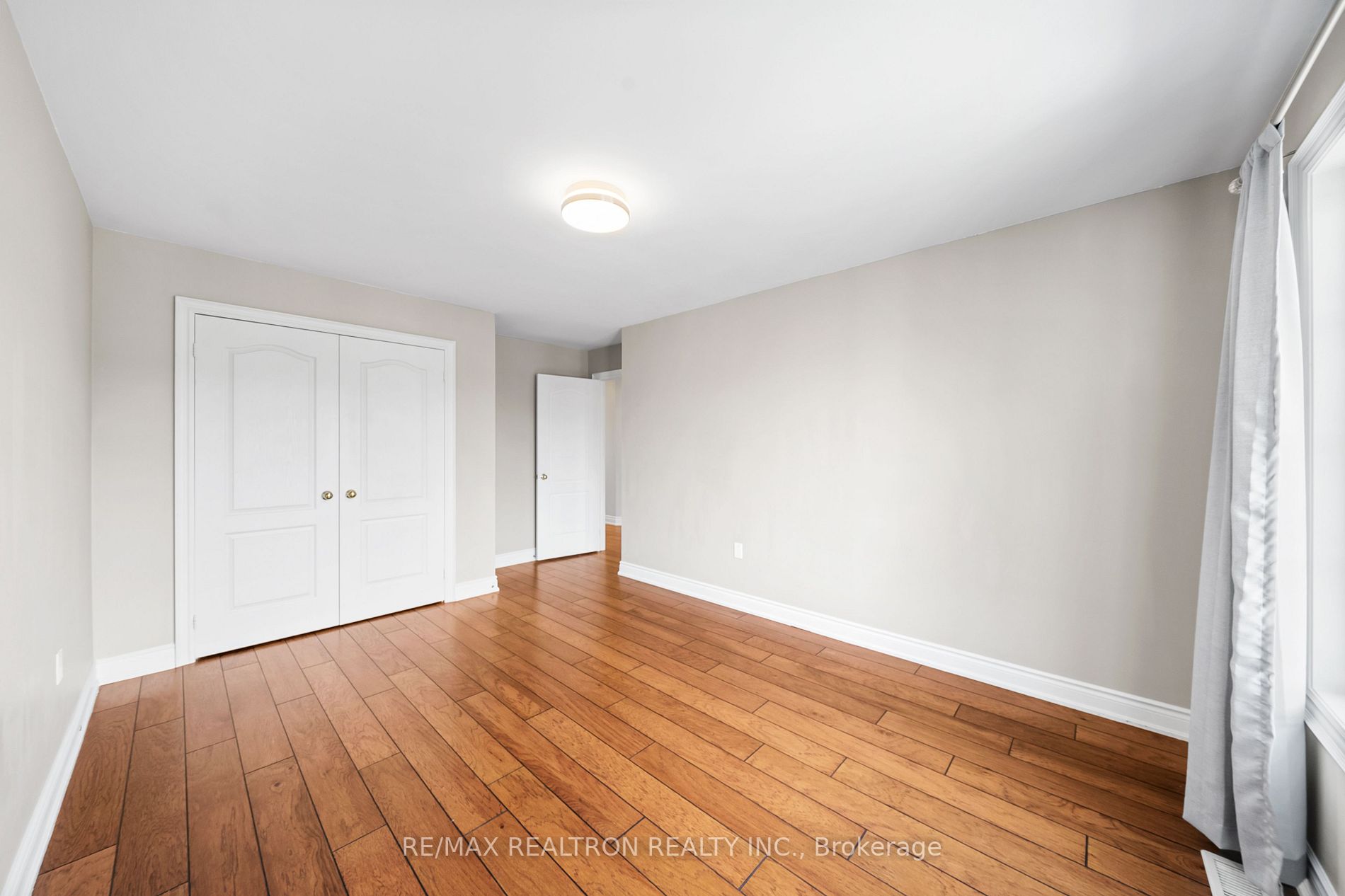31 Weir St