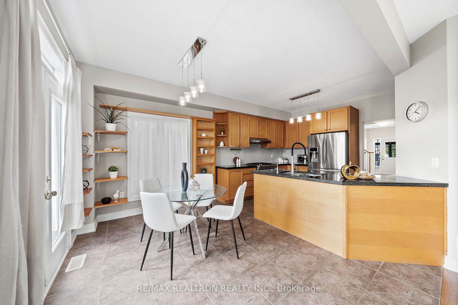 31 Weir St