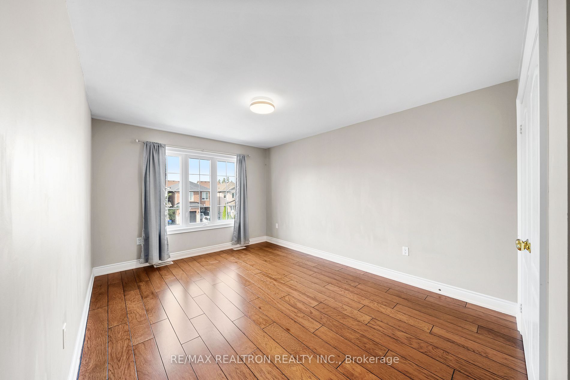 31 Weir St