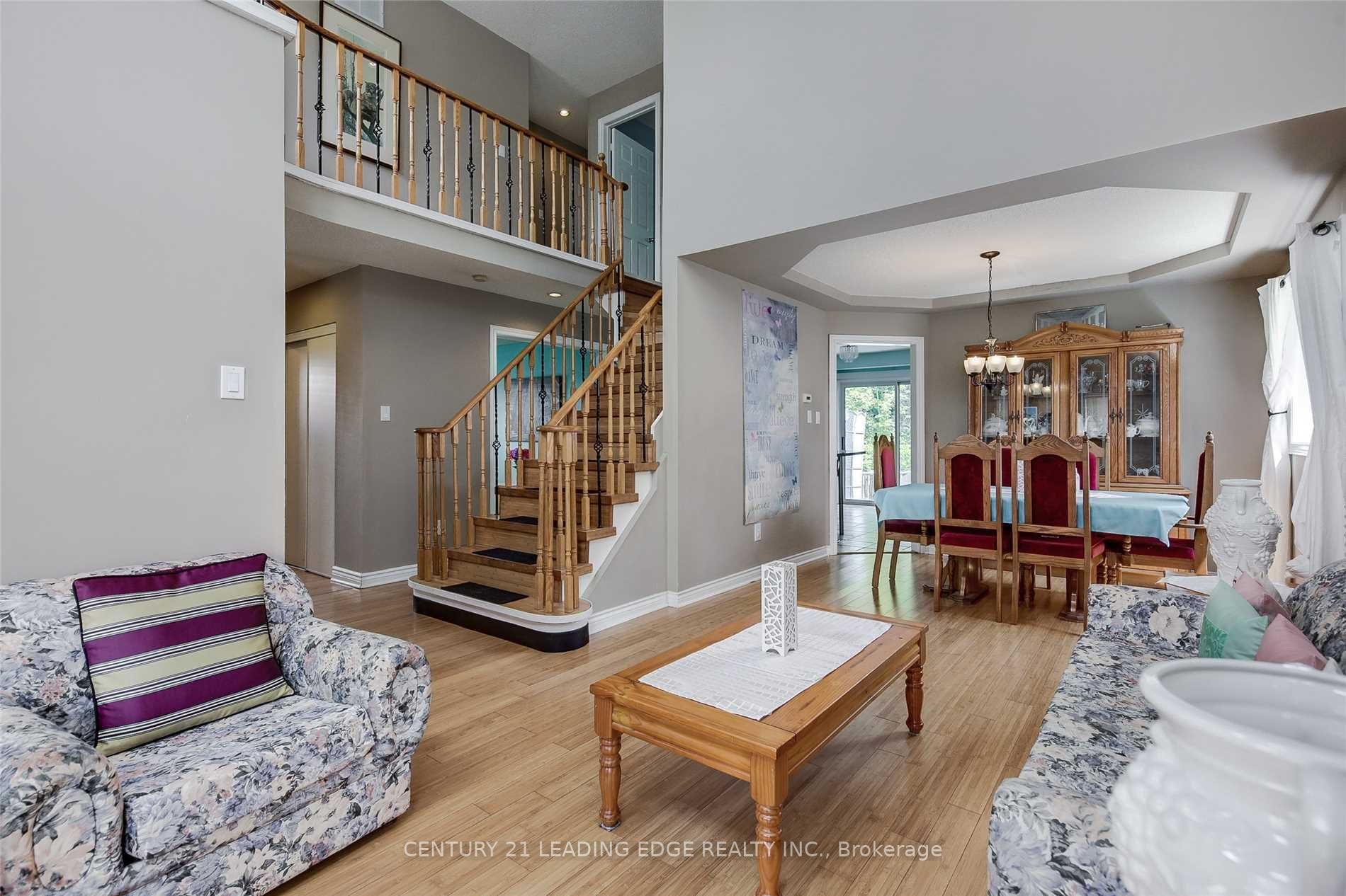 1077 CORRIE Street