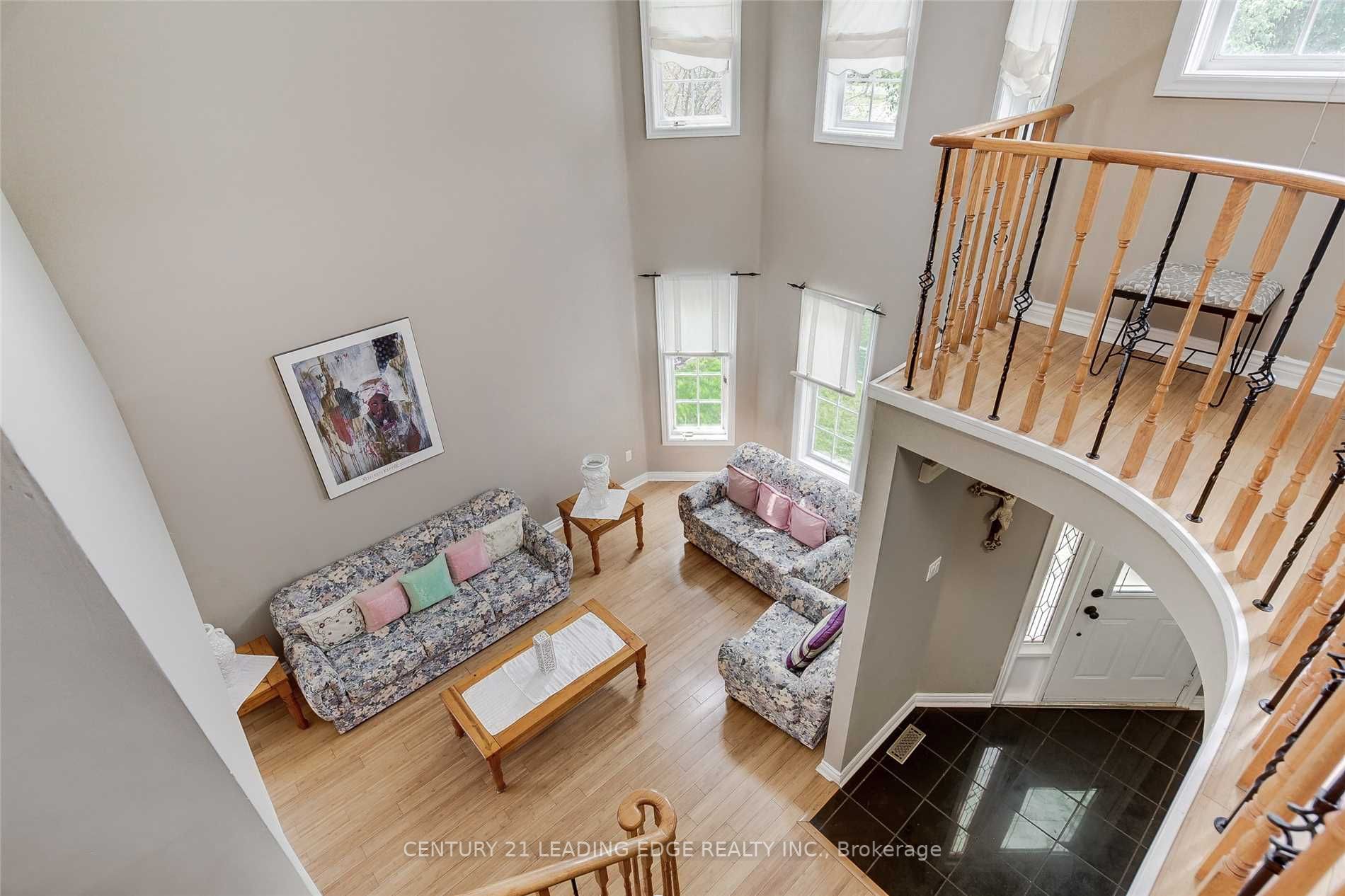 1077 CORRIE Street