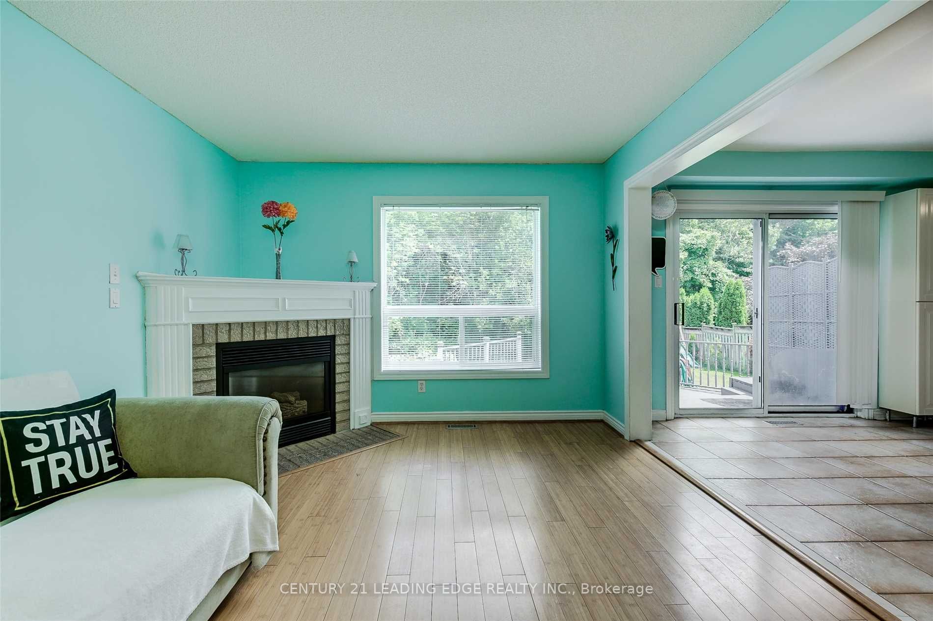 1077 CORRIE Street