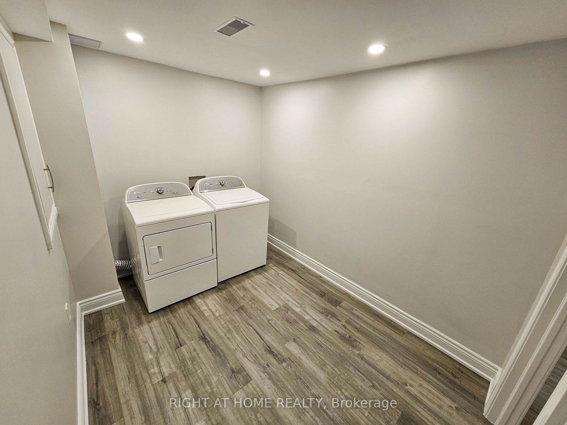 229 Billings Cres