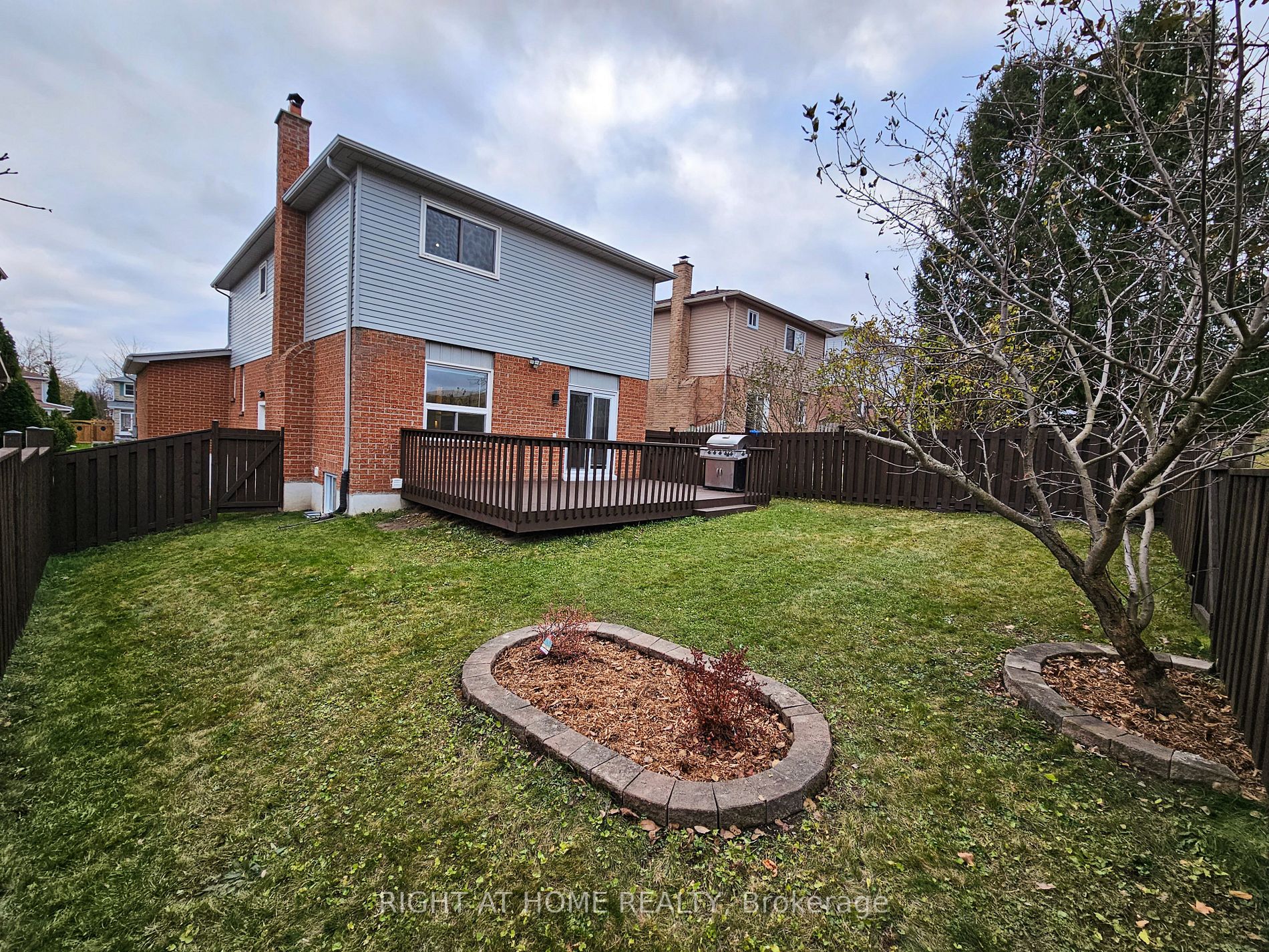 229 Billings Cres