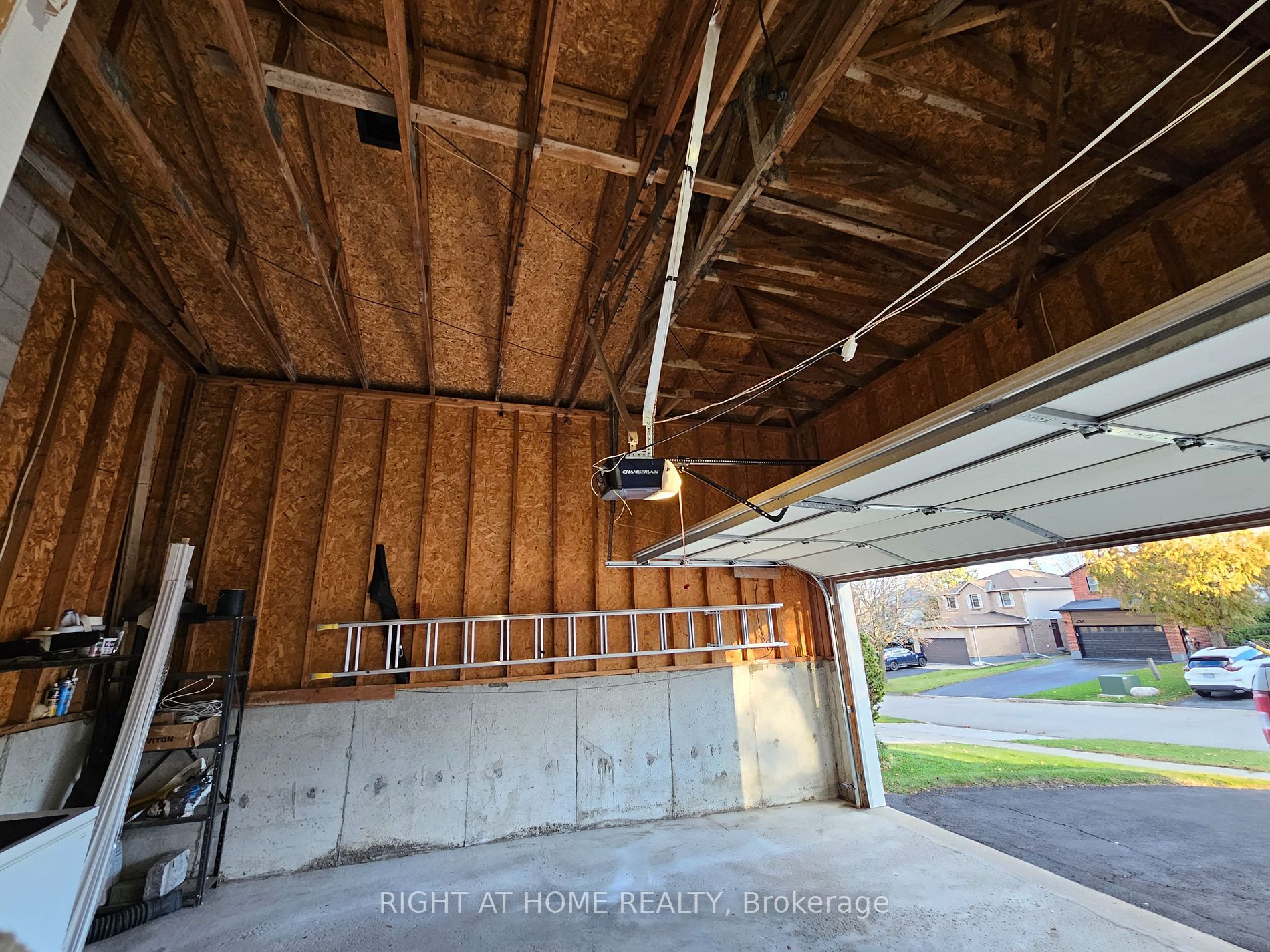 229 Billings Cres