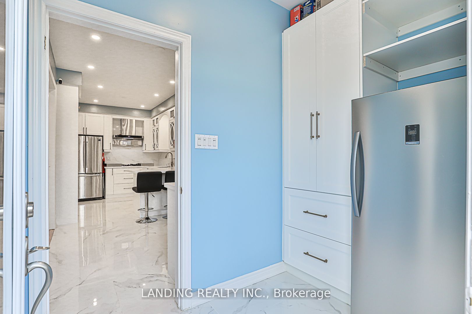 36 Richard Daley Dr