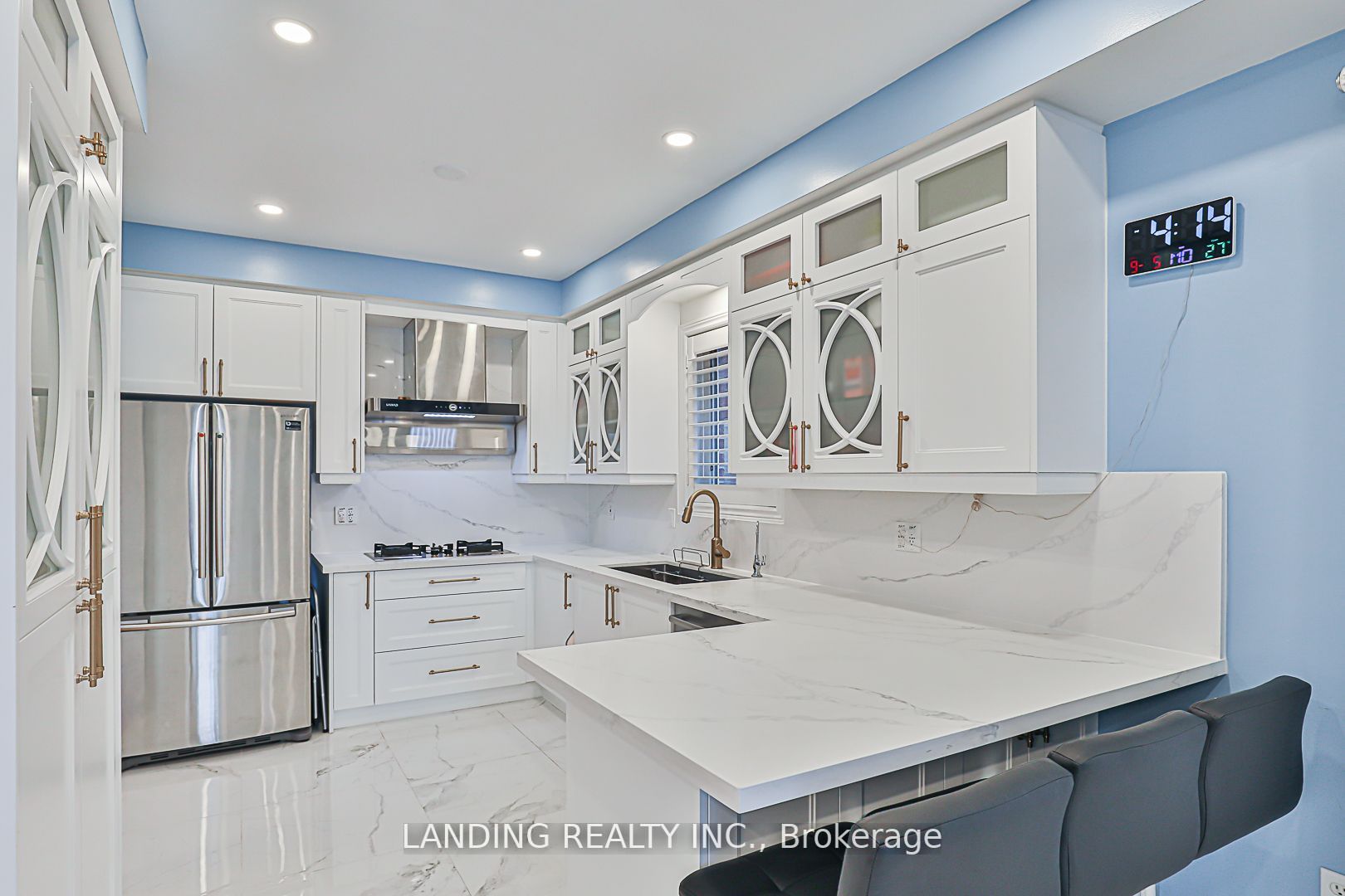 36 Richard Daley Dr