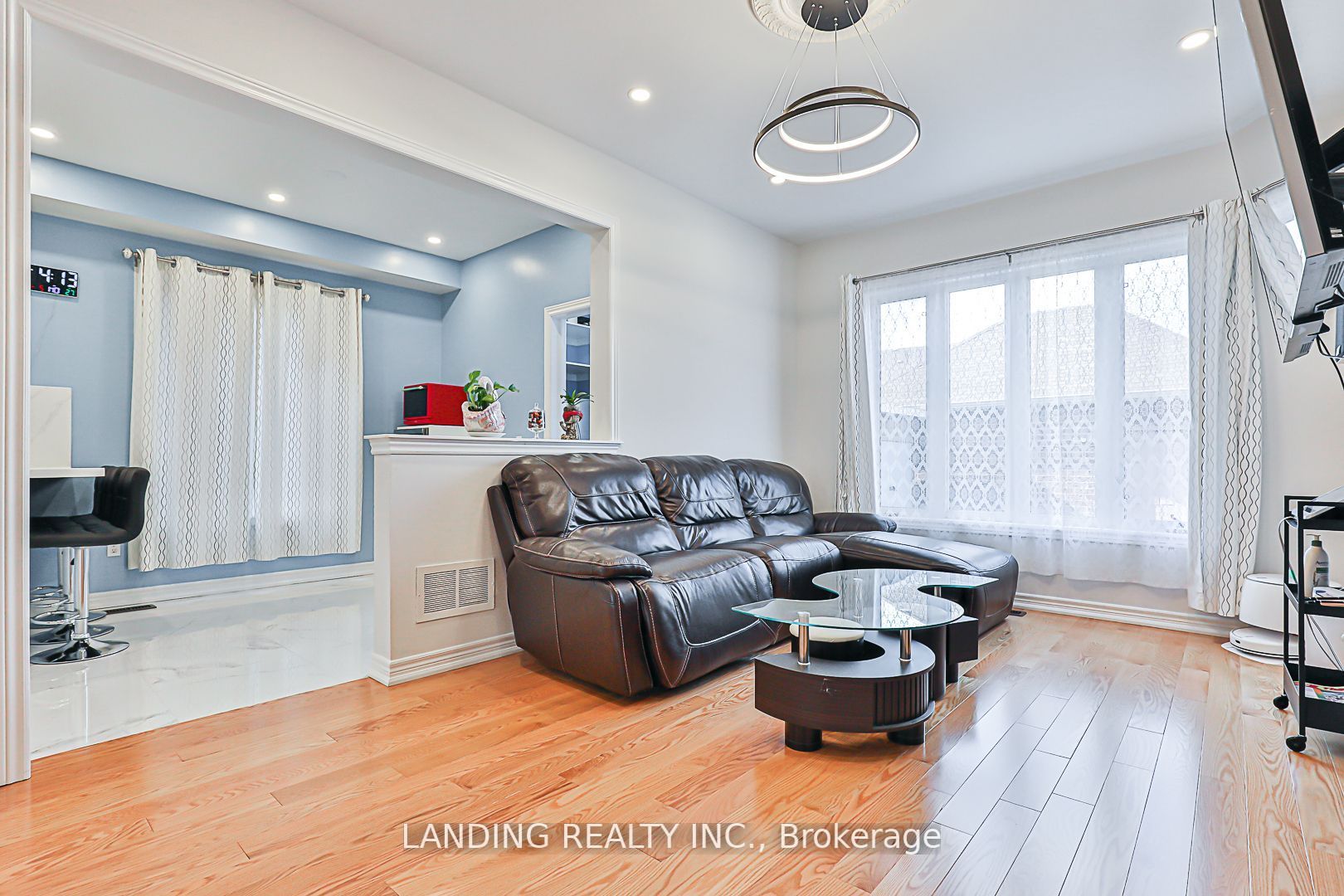 36 Richard Daley Dr