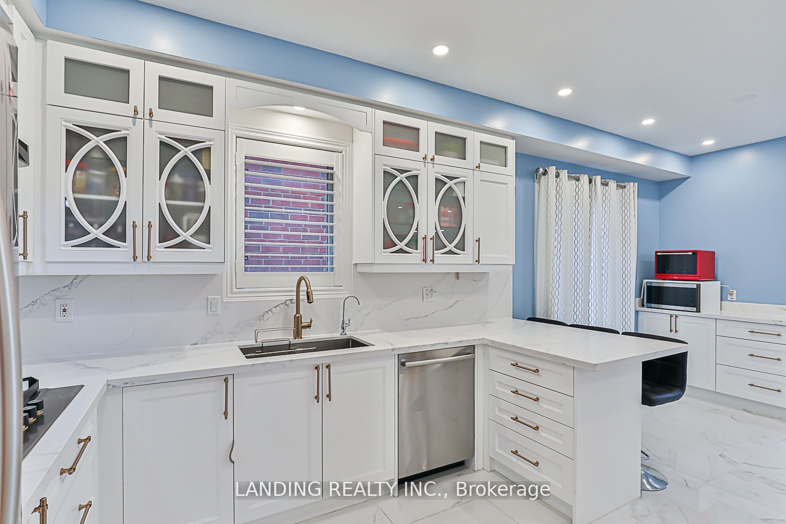 36 Richard Daley Dr