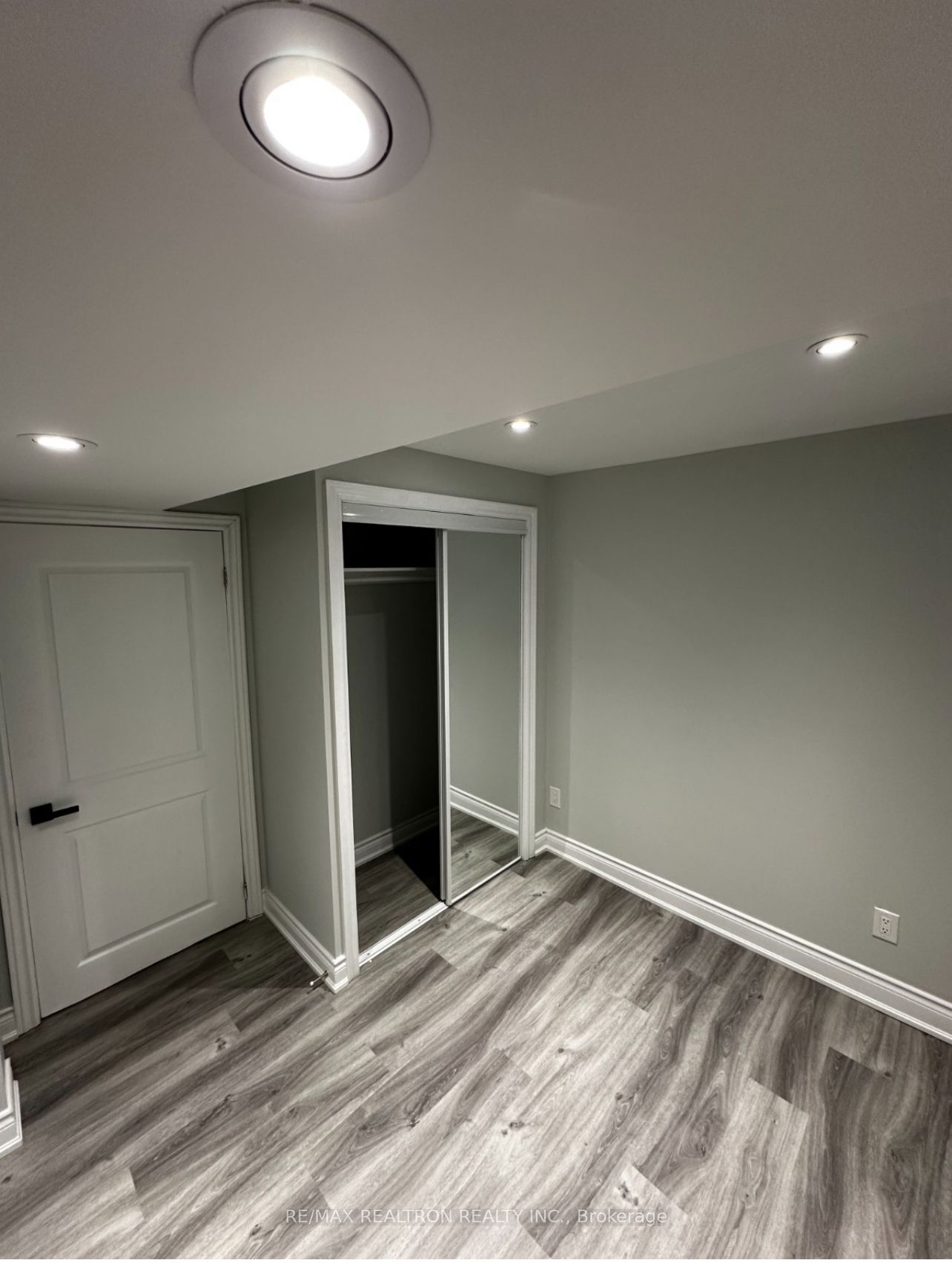 38 Brookview Drive N