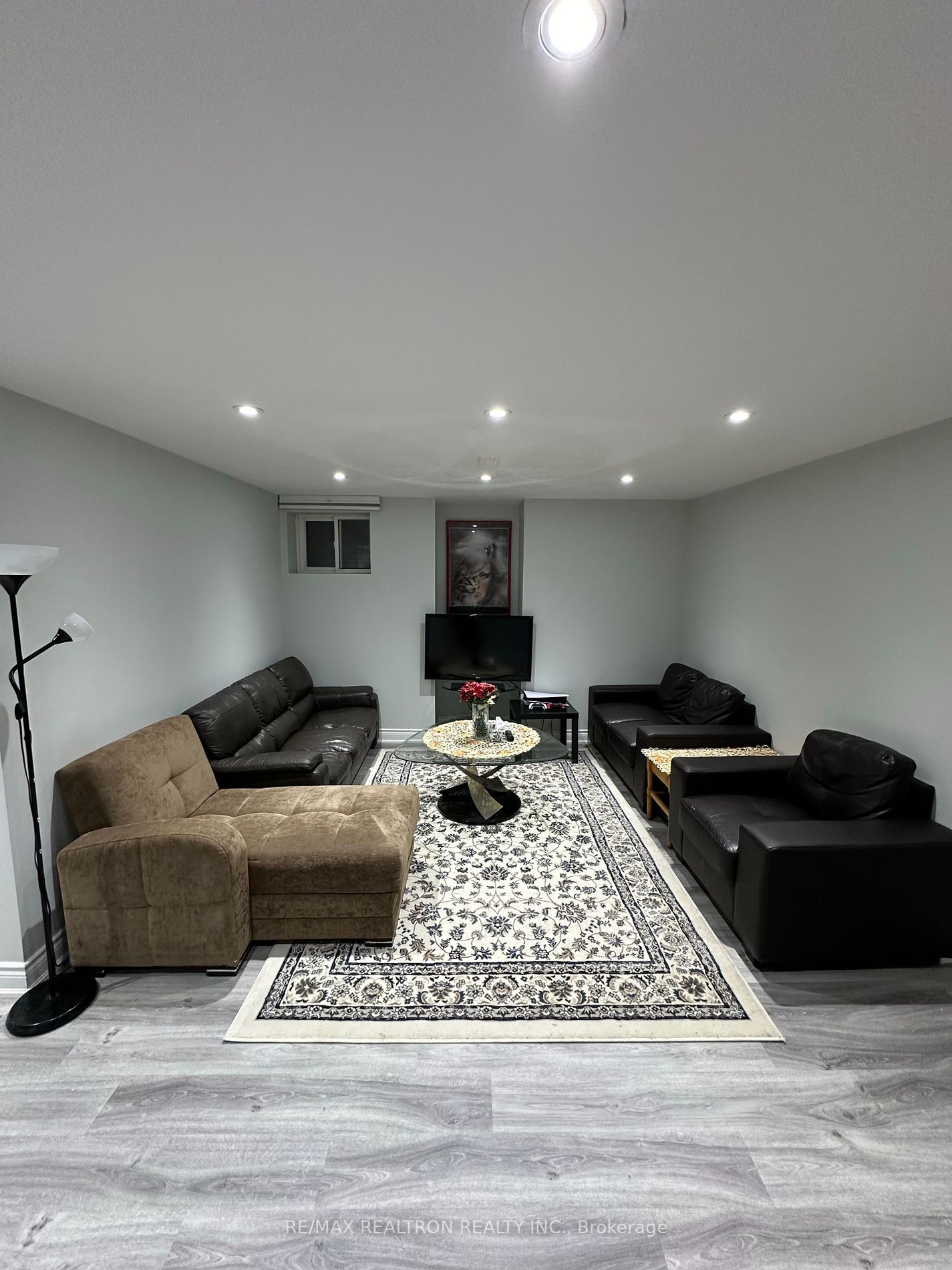 38 Brookview Drive N