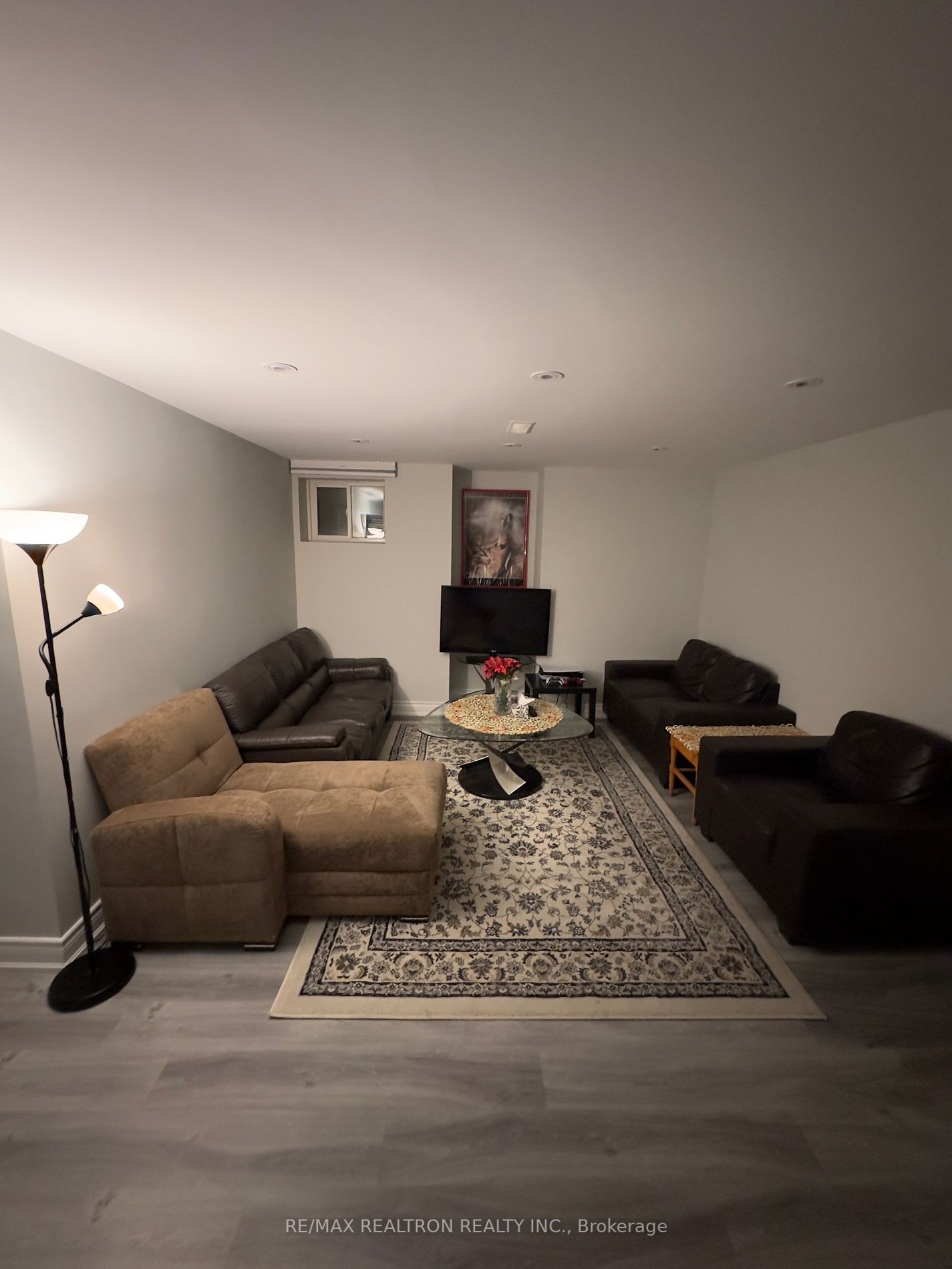 38 Brookview Drive N