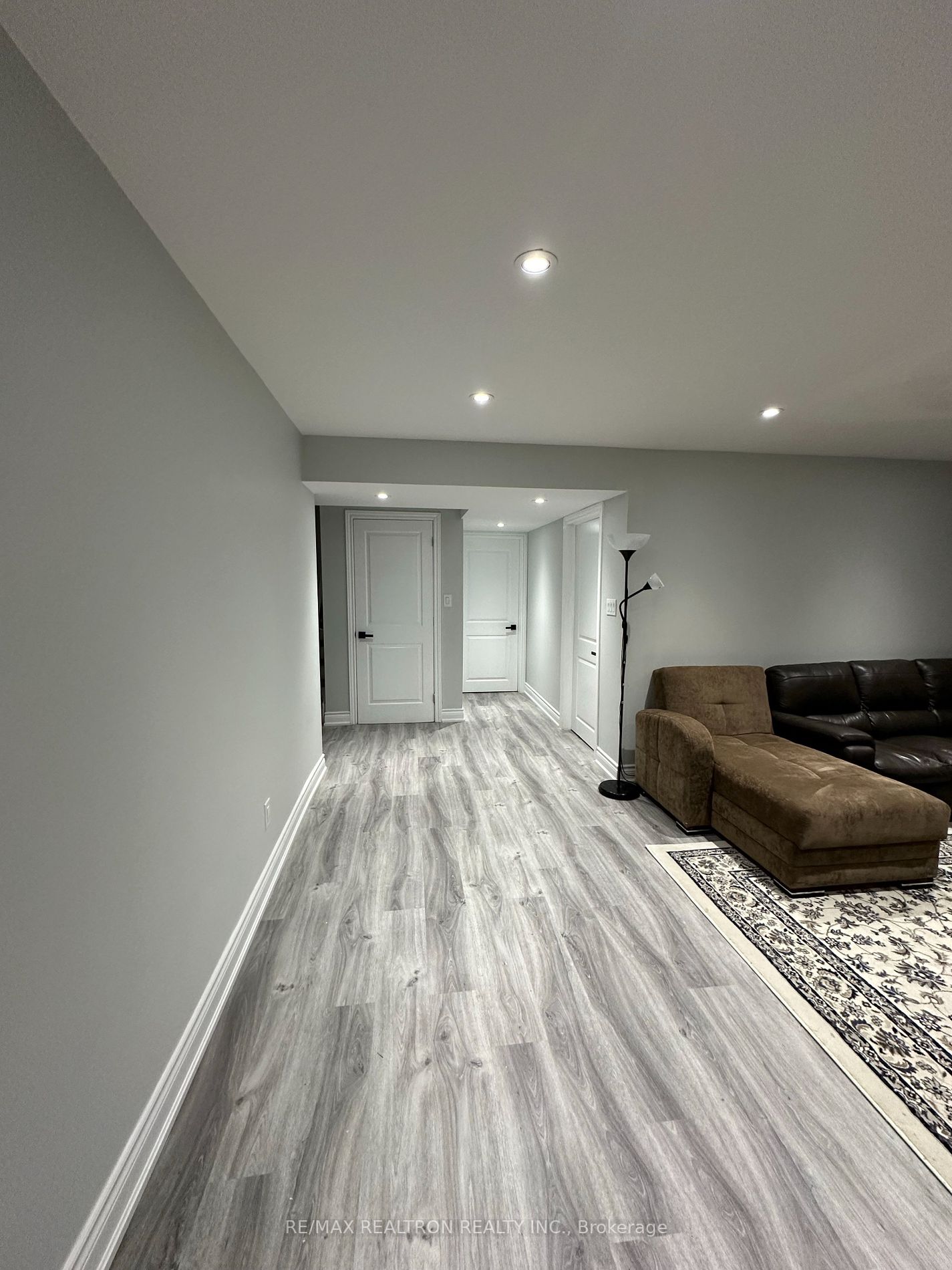 38 Brookview Drive N