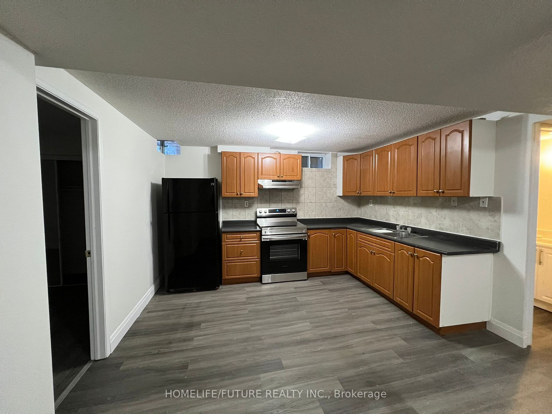 650 Highglen Ave, #Bsmt