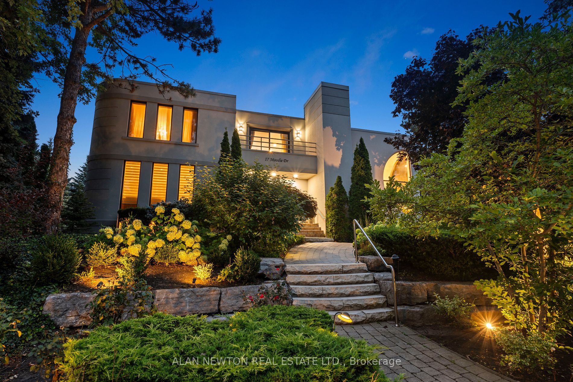 17 Moodie Drive