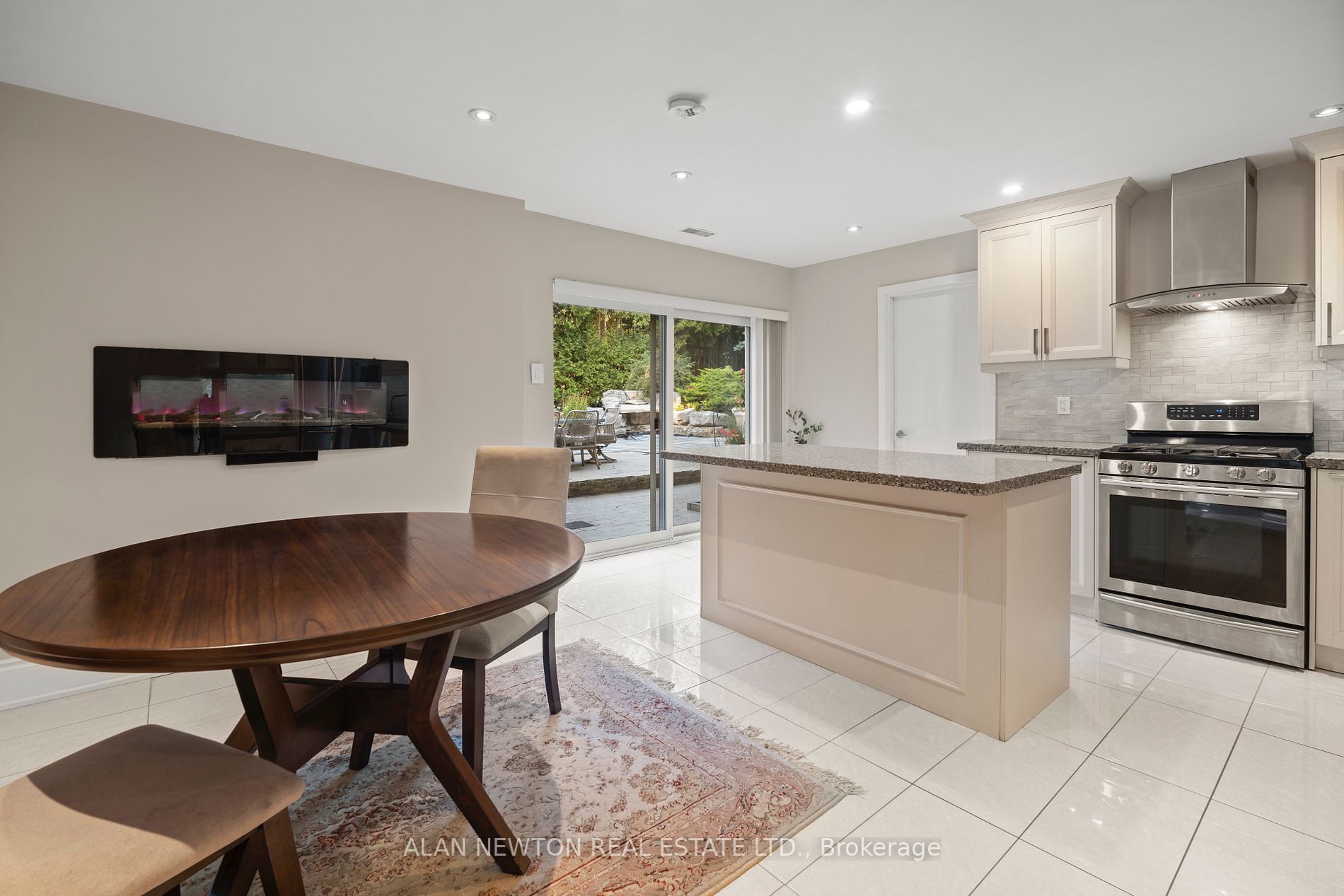 17 Moodie Drive