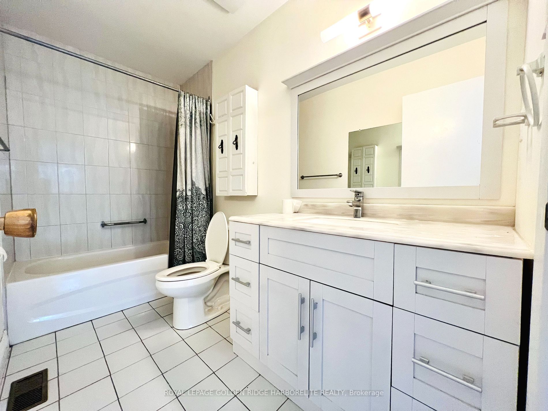 5919 Lakeshore Road