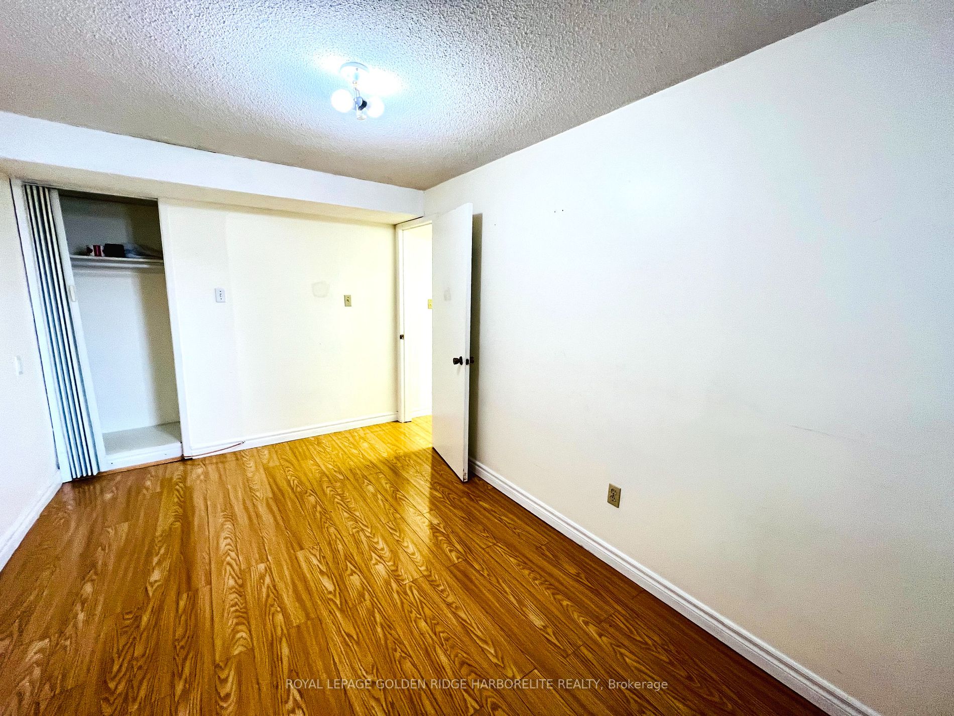 5919 Lakeshore Road