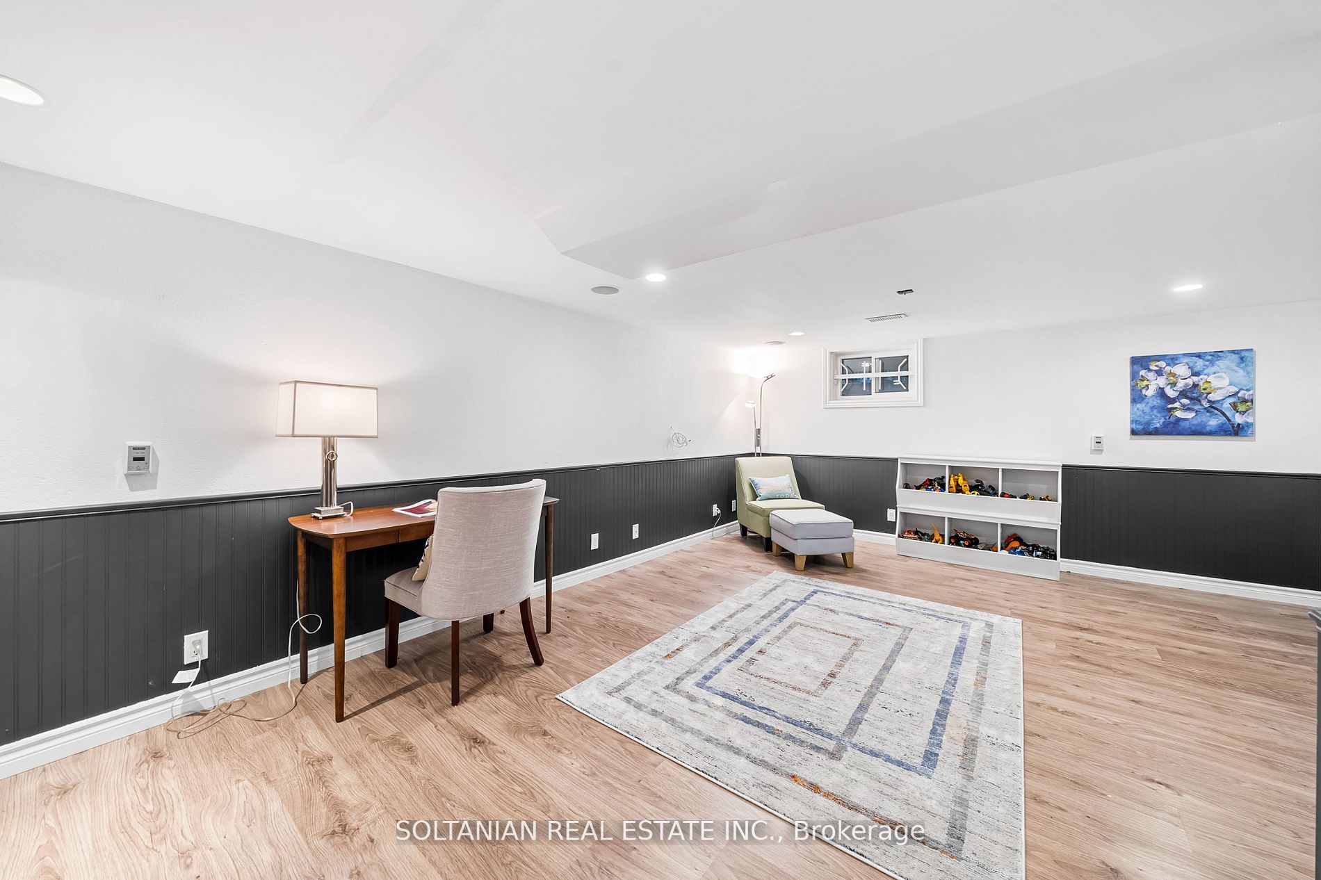 143 Henderson Ave