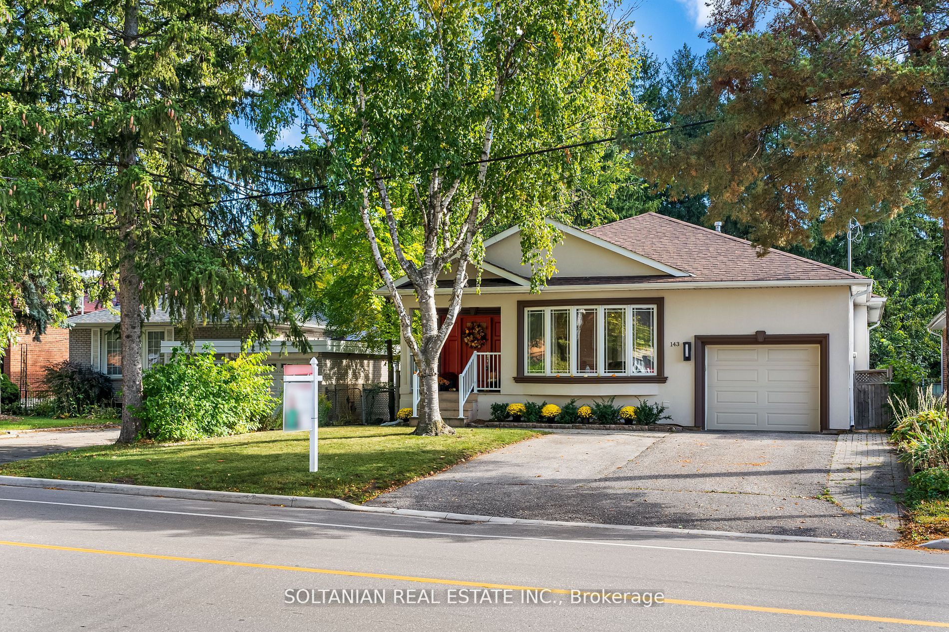 143 Henderson Ave