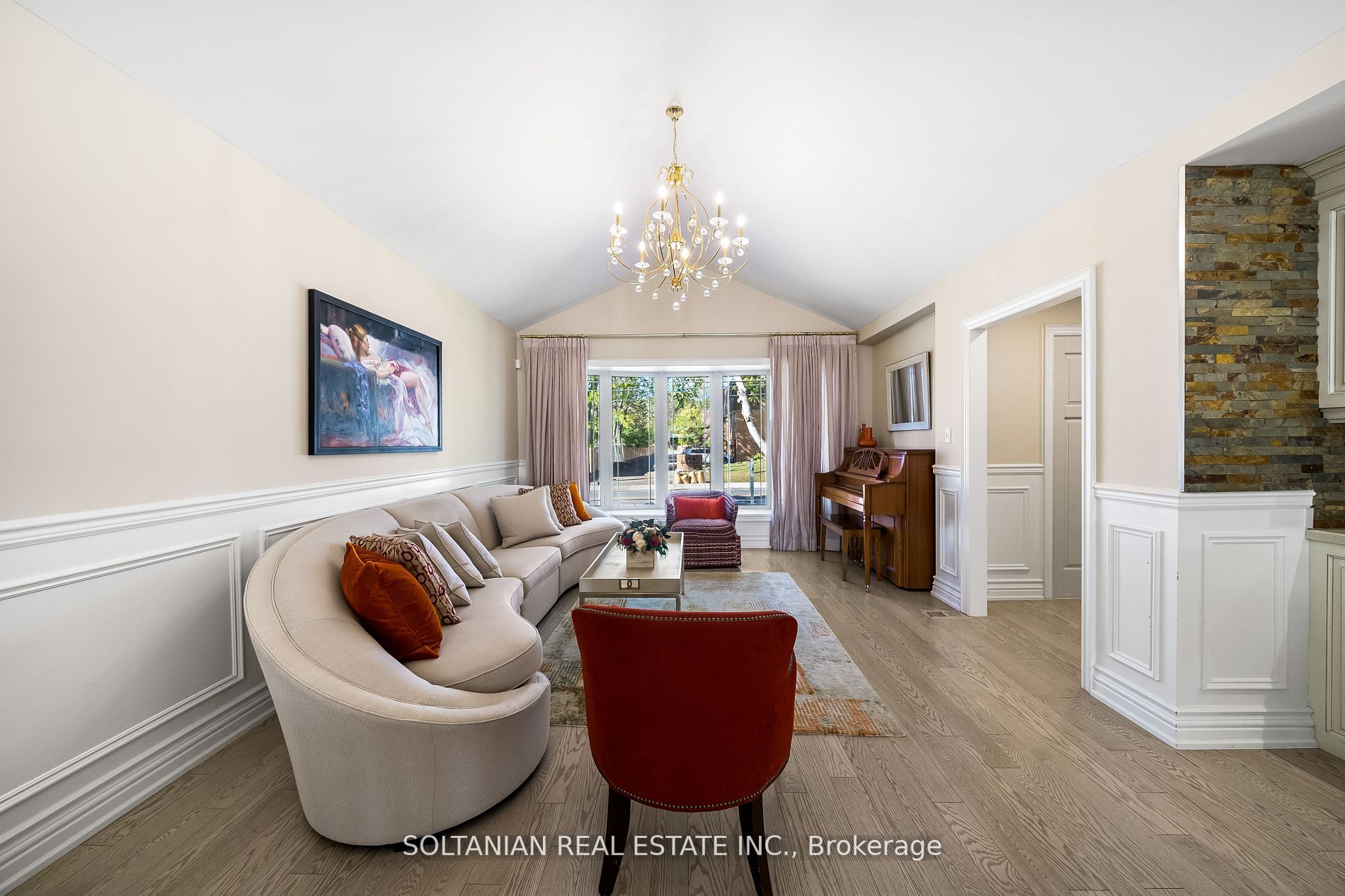 143 Henderson Ave