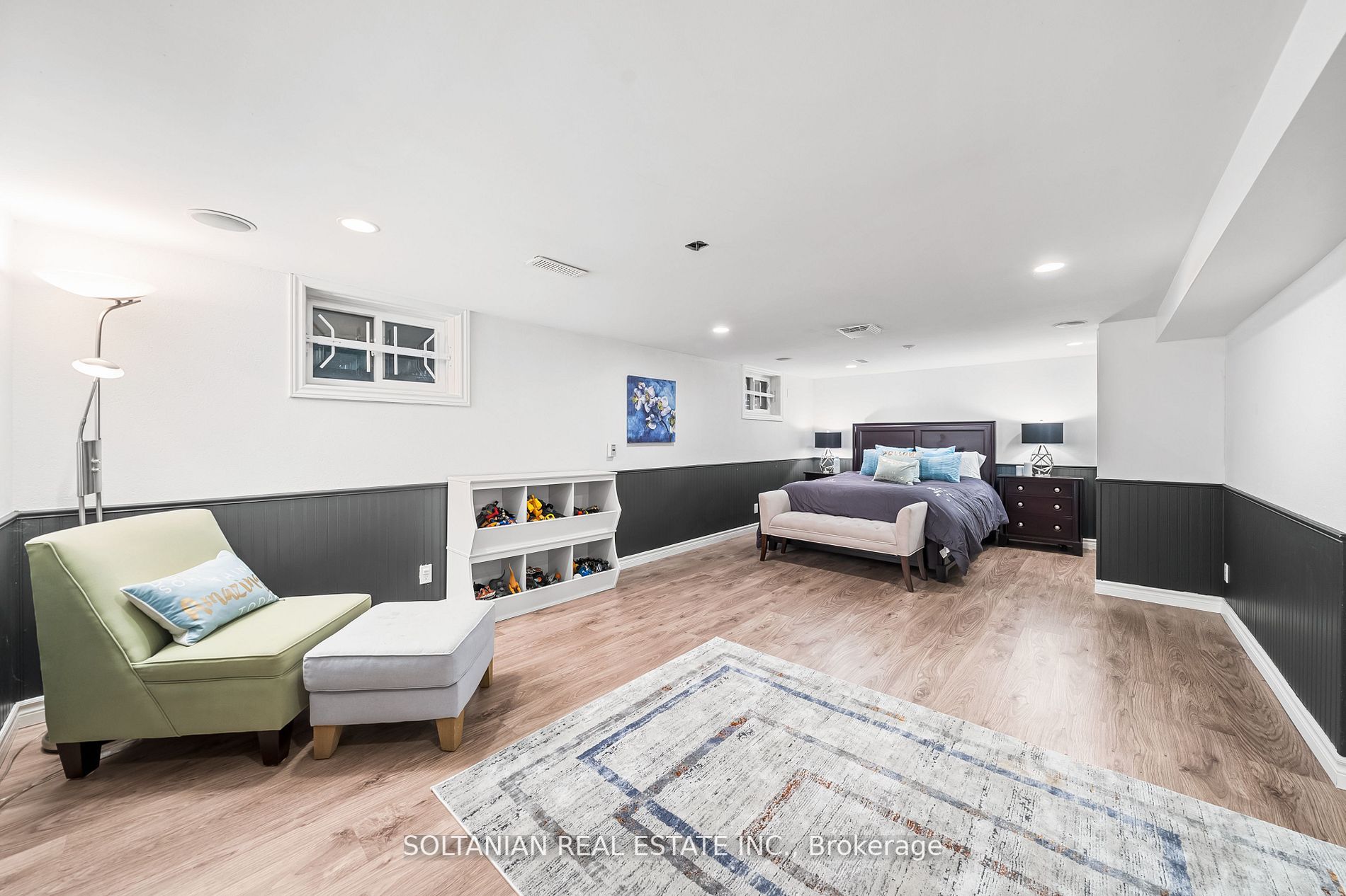 143 Henderson Ave
