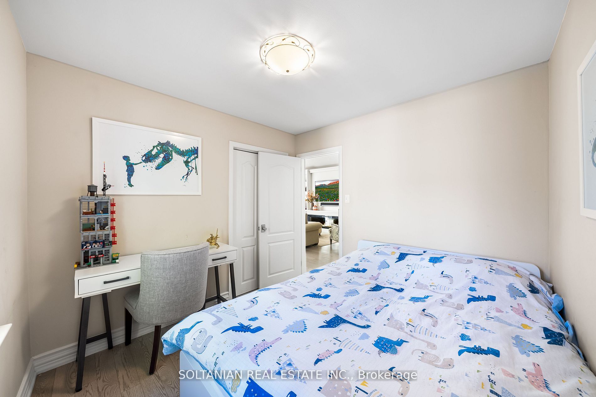 143 Henderson Ave