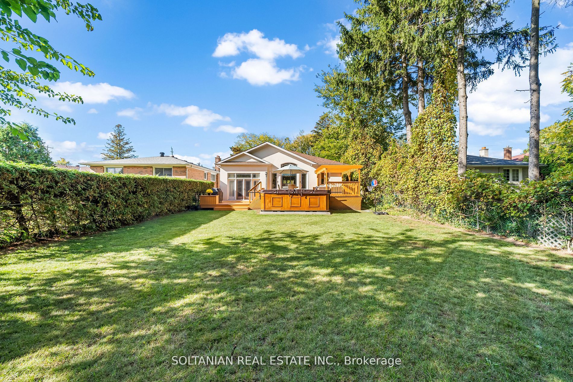 143 Henderson Ave