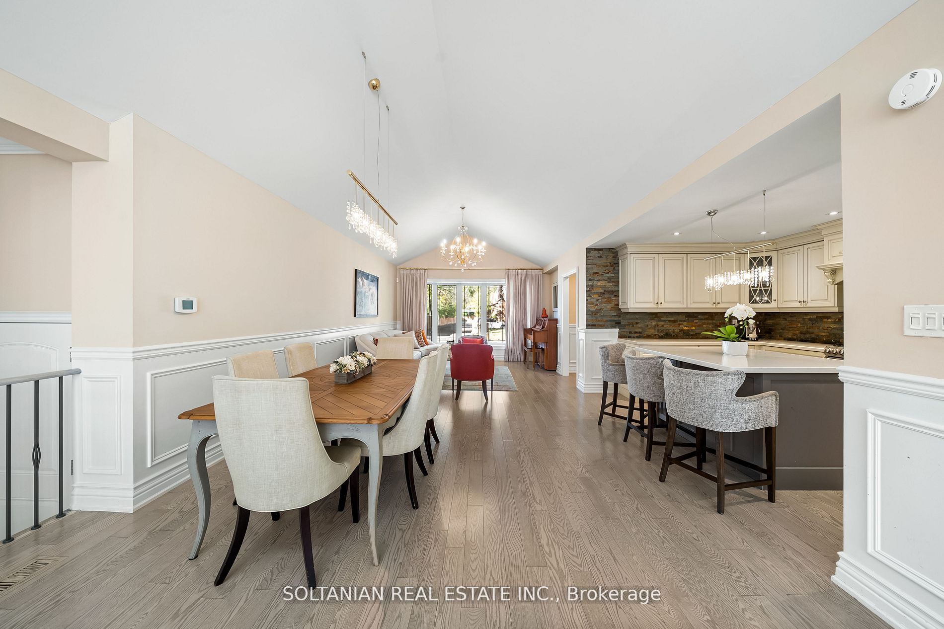 143 Henderson Ave