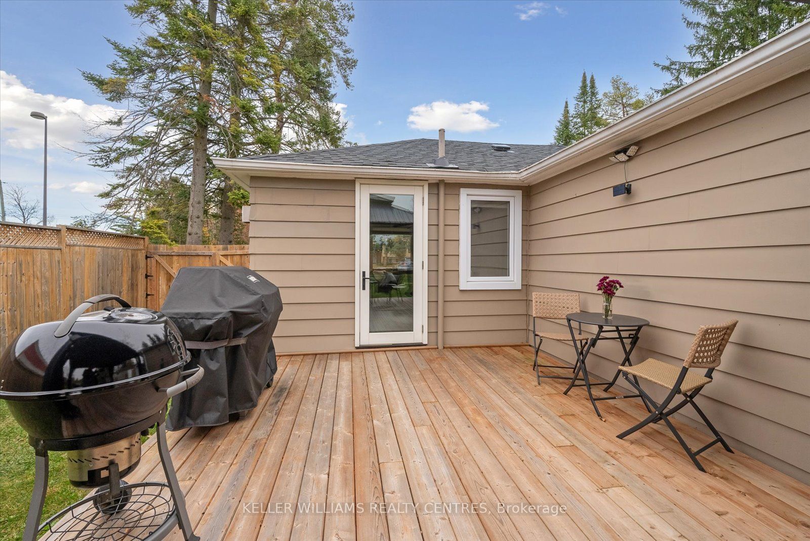 2084 Inglewood Dr