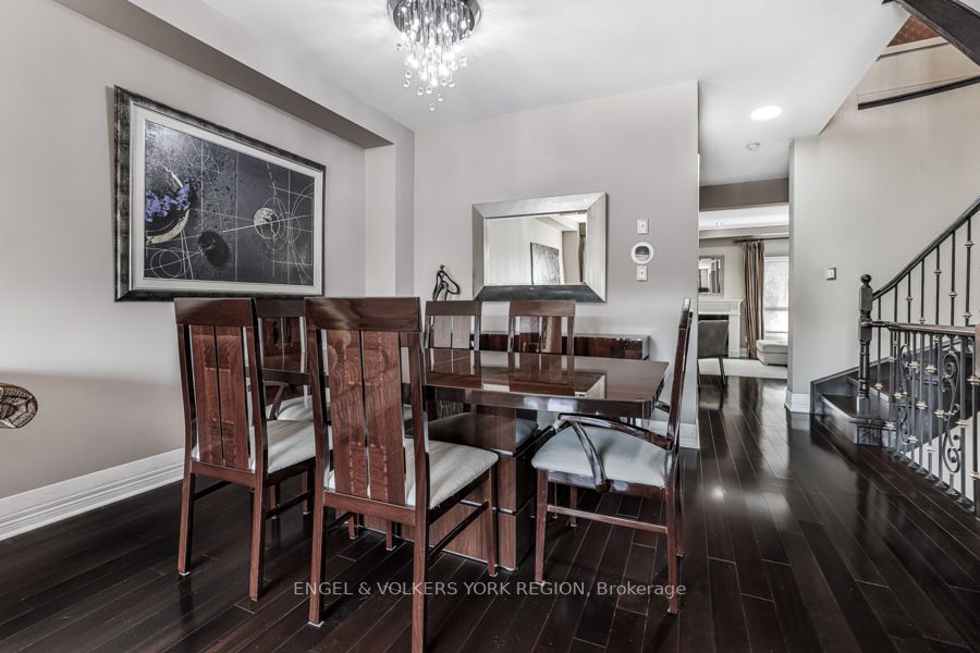 6 Edgemont Court