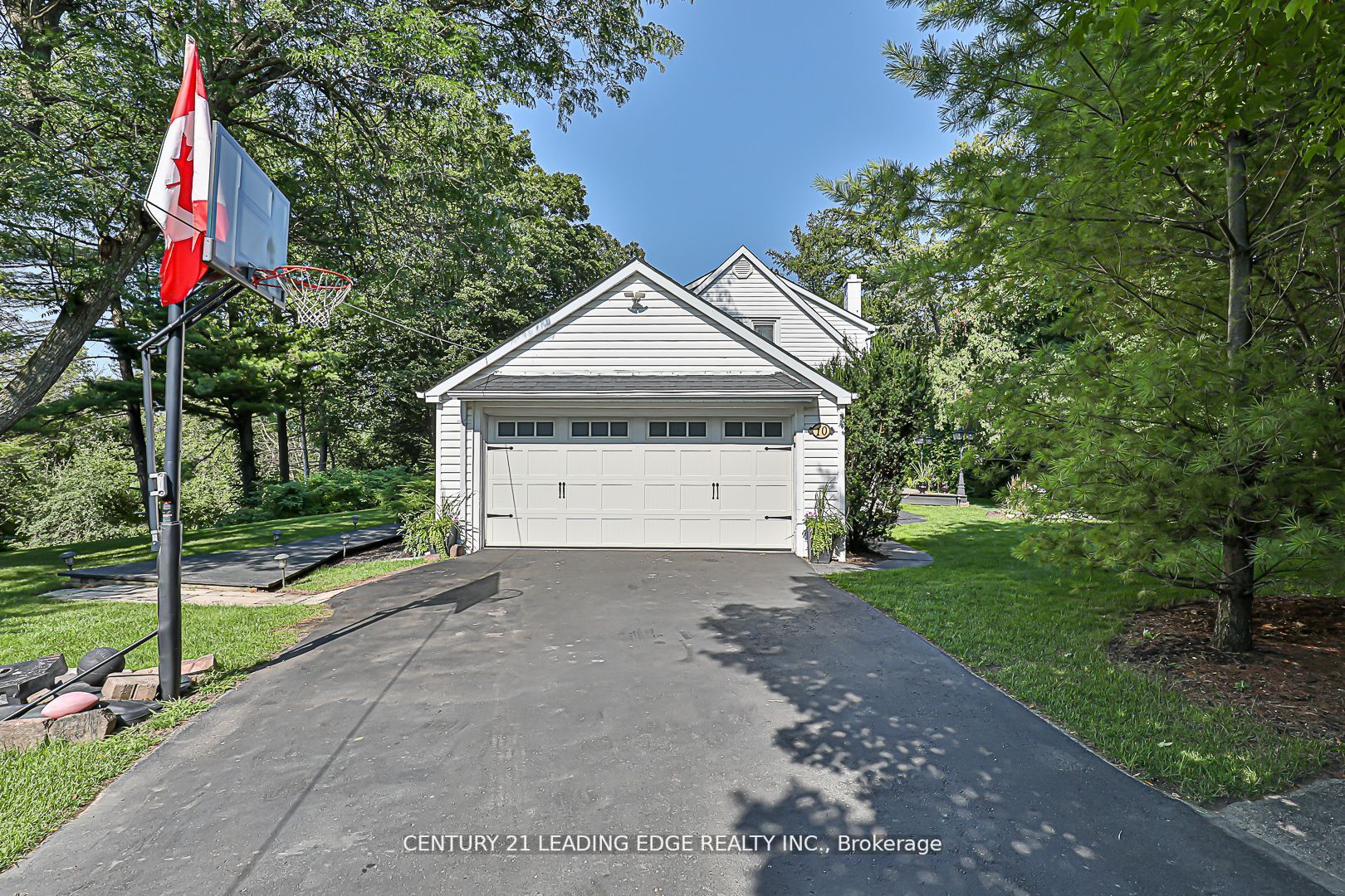 10 YORKTON Boulevard