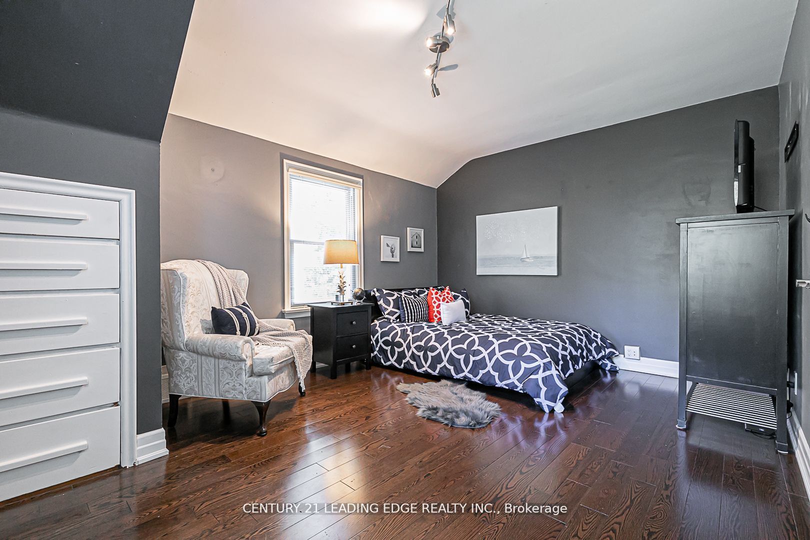 10 YORKTON Boulevard