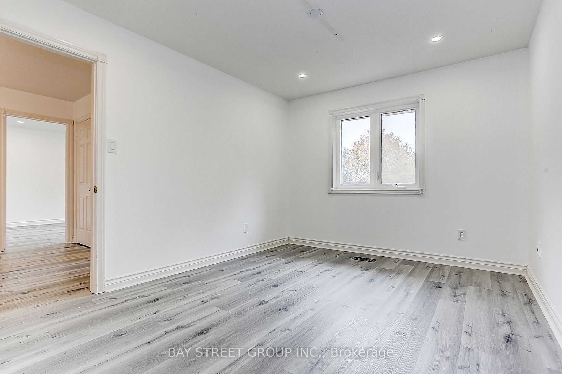 275 Elgin Mills Road W