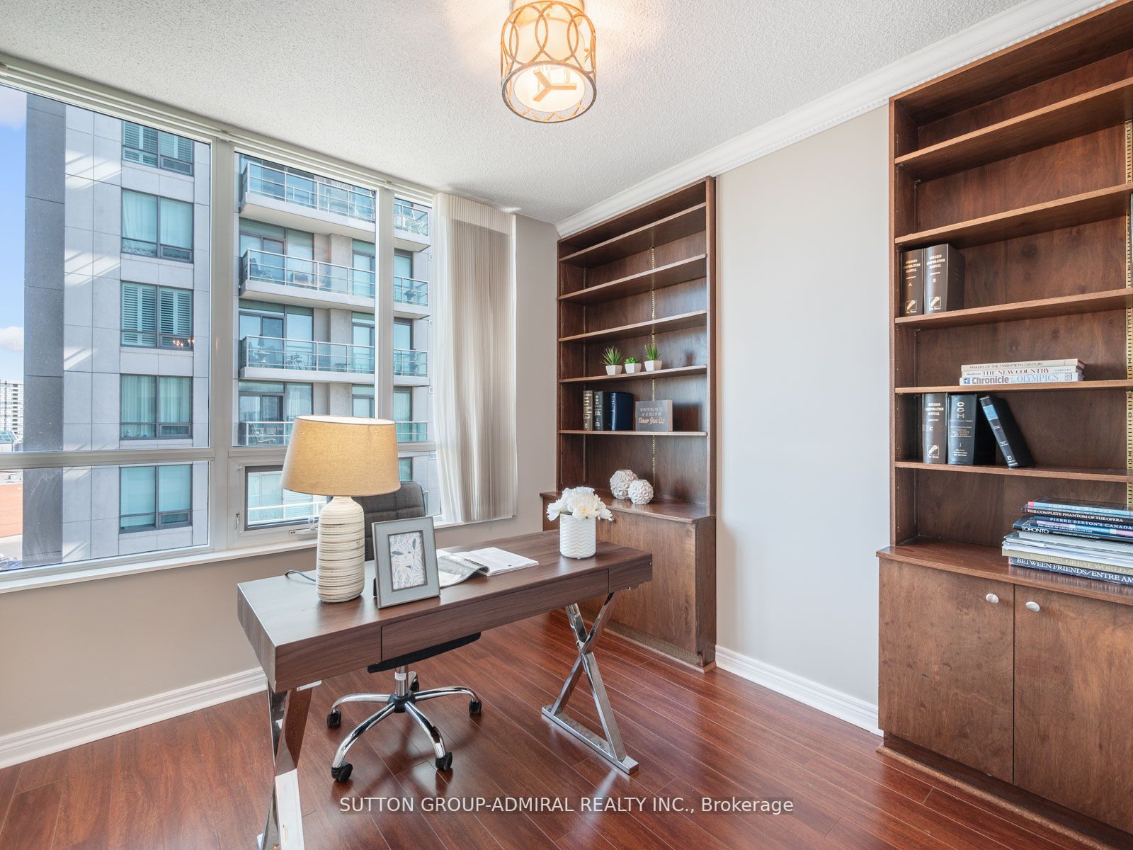 100 Promenade Circ, #801
