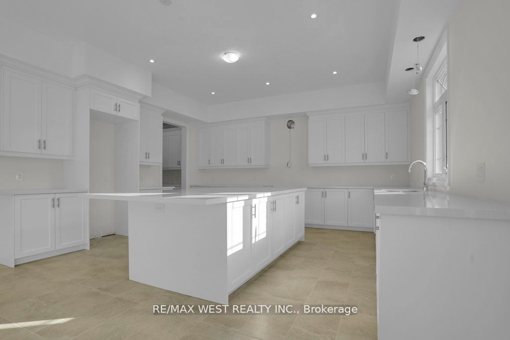 46 Enclave Crt