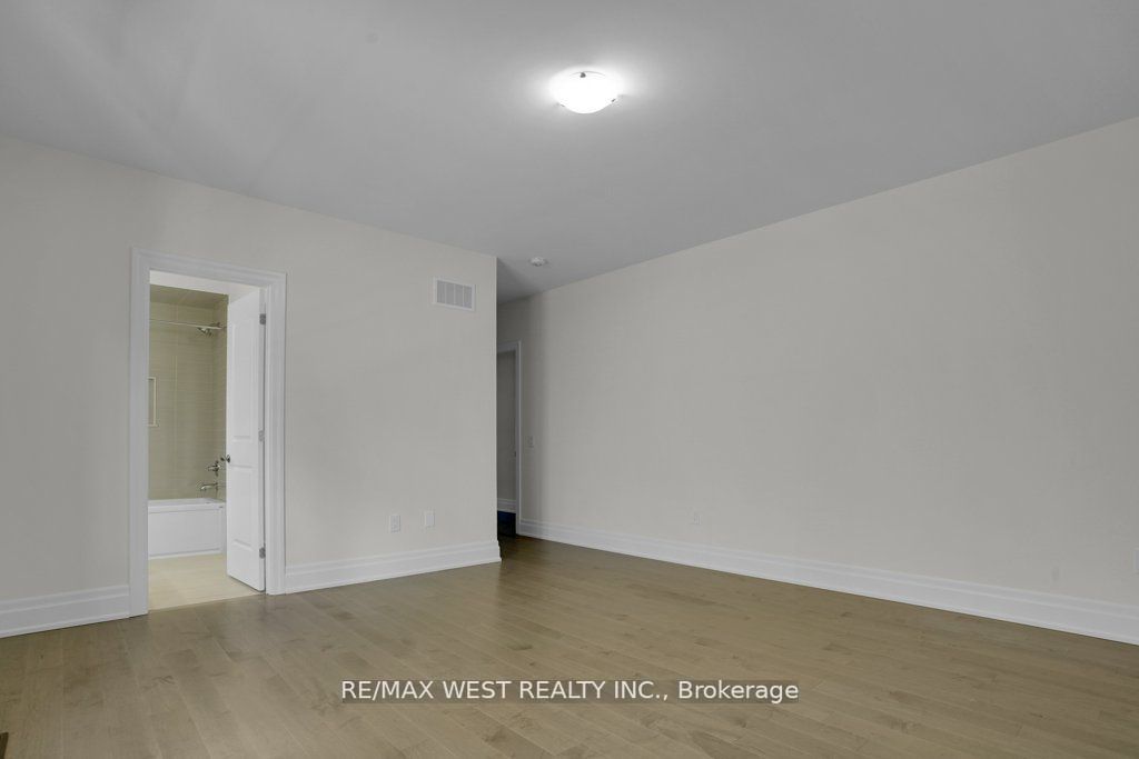 46 Enclave Crt
