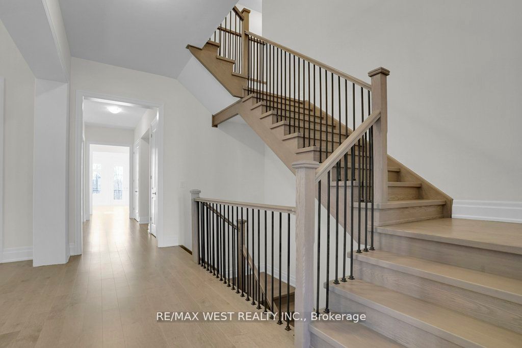 46 Enclave Crt