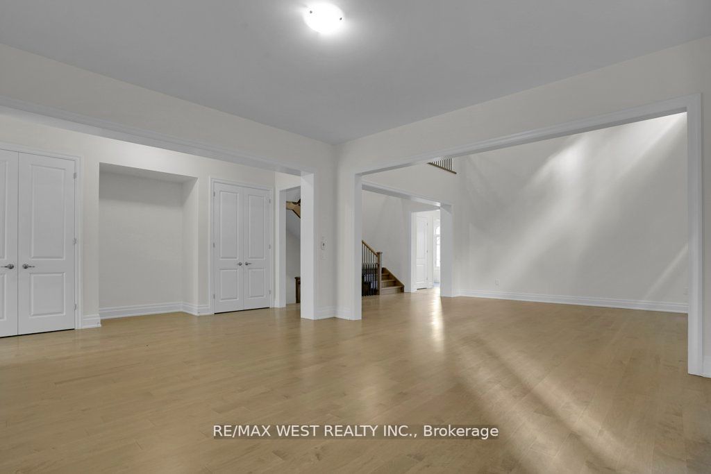 46 Enclave Crt