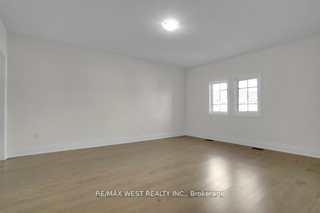 46 Enclave Crt