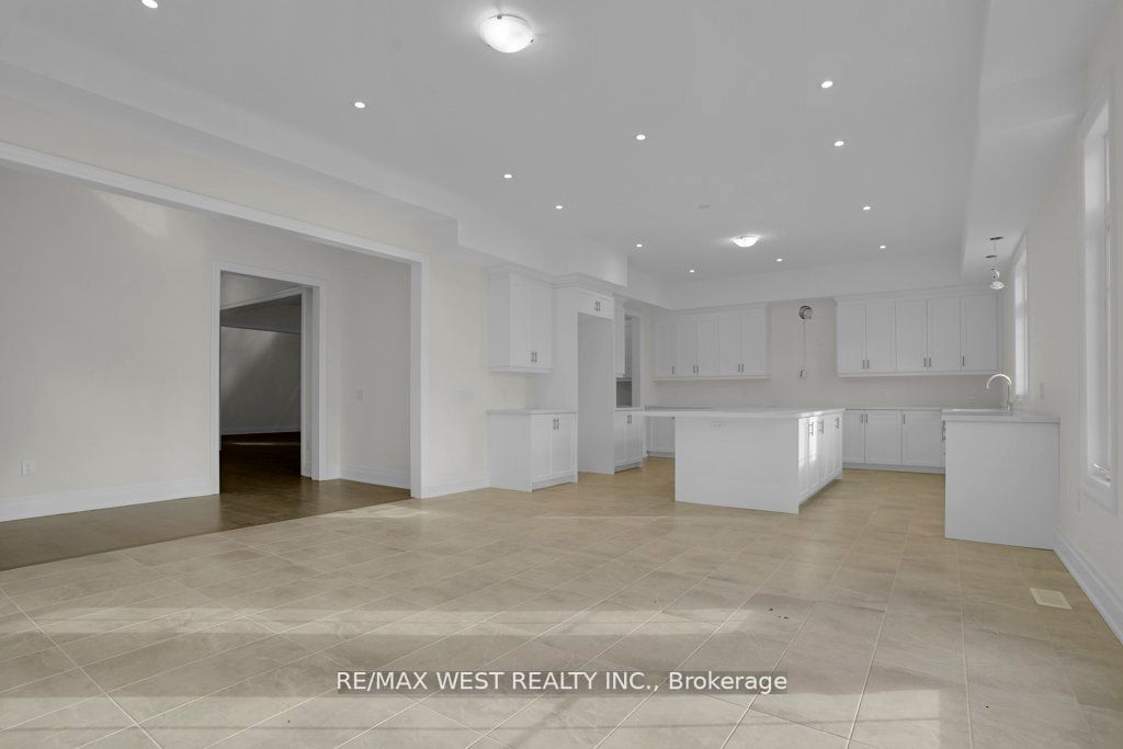46 Enclave Crt