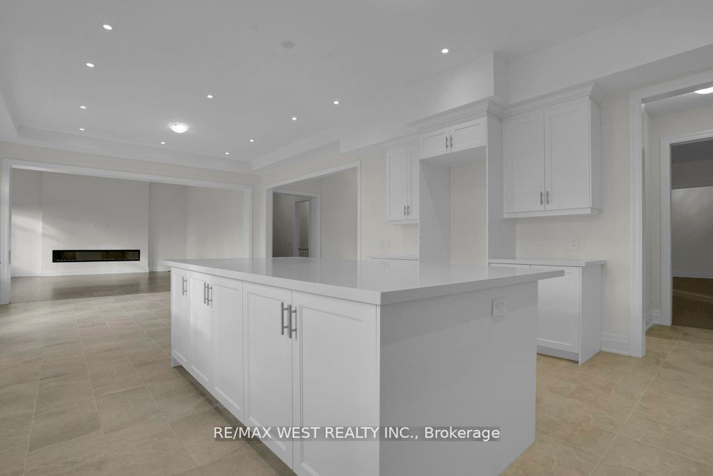 46 Enclave Crt
