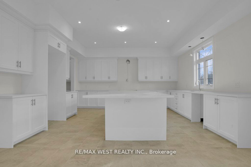 46 Enclave Crt