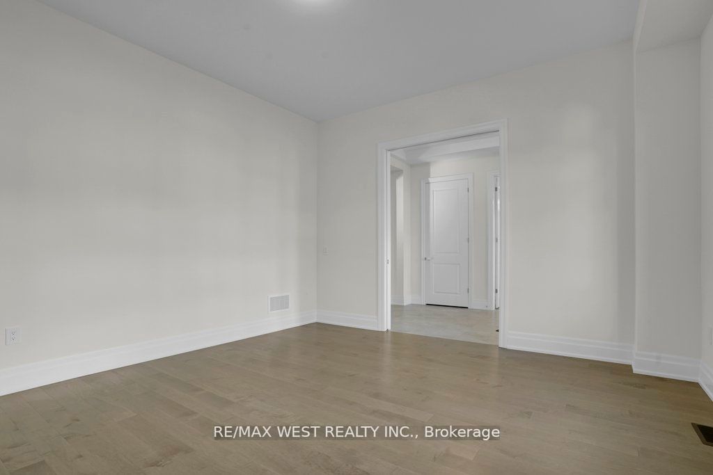 46 Enclave Crt