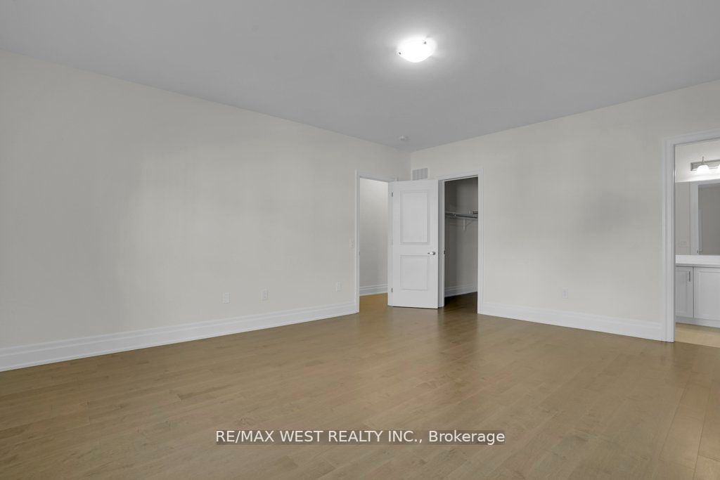 46 Enclave Crt