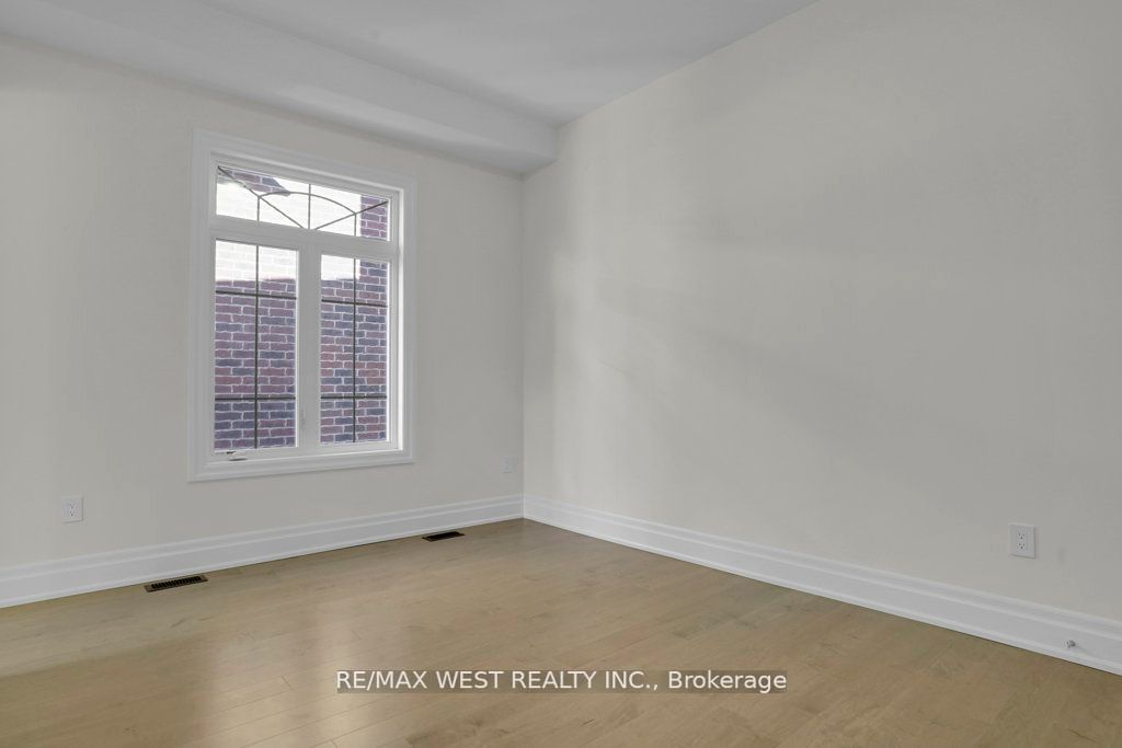 46 Enclave Crt
